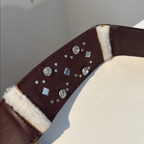 Crisca Brown Leather Belt with Silver Buckle and rhinestone Sherpa detail medium - Picture 14 of 14